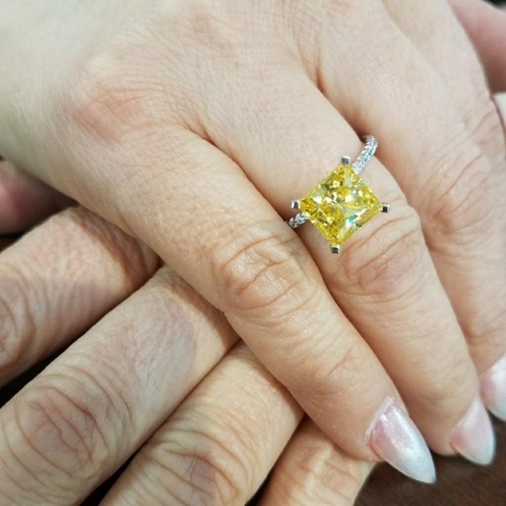 New custom made 14k Solid White Gold Engagement Ring